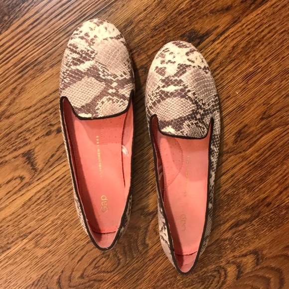 EUC Chic Faux Snakeskin Loafers GAP Sz. 7 - Picture 3 of 6